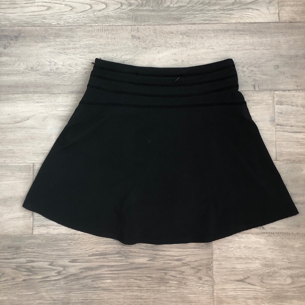 Athleta Tennis/Golf Skort Size 6 Black - Picture 4 of 5